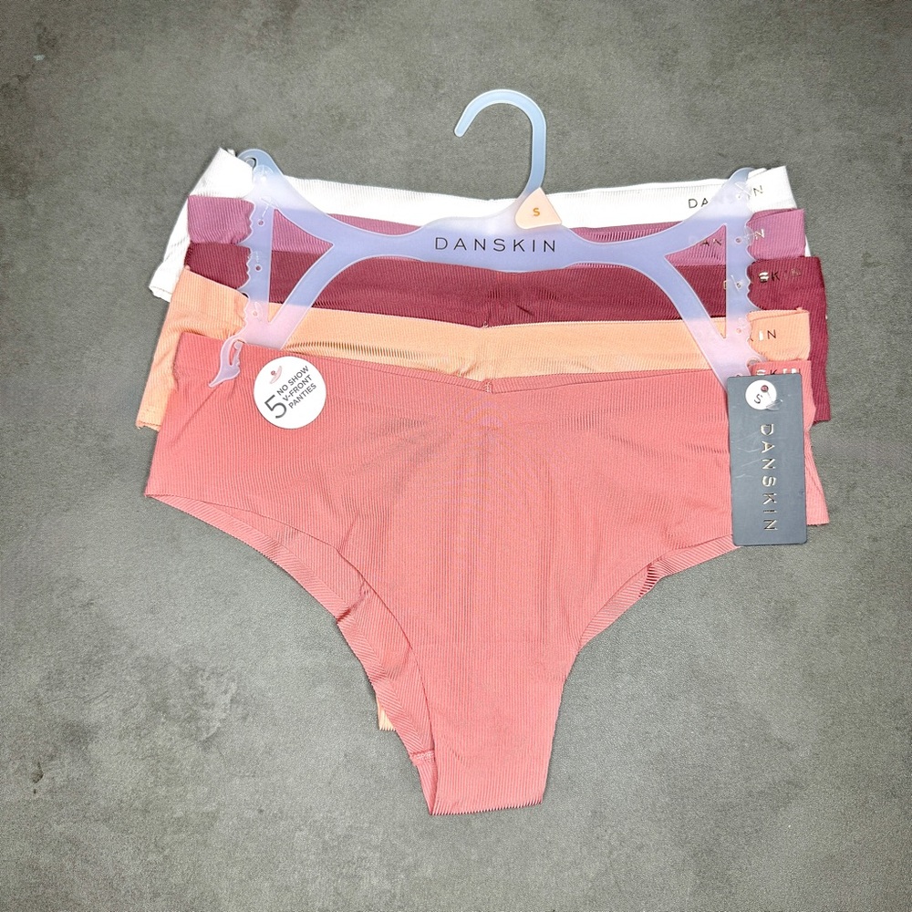 Danskin Women's V-Front Seamless‎ Panties - 5 Pack in Pink and Red Tones